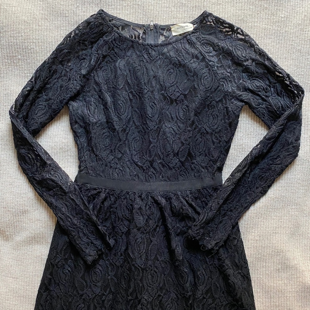 Classic Black Lace Dress - Picture 3 of 7